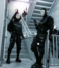 Lightning Cosplay, Cyberpunk Outfit, Style Cyberpunk, Masked Men, Techwear Outfits, Techwear Fashion, Cyberpunk Clothes, Cyberpunk Fashion, Cyberpunk Style