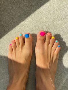 Summer Pedicure Colors, Pedicure Colors, Lips Nails, Painted Nails, 2024 Style, Finger Tips, Manicure Y Pedicure, Funky Nails