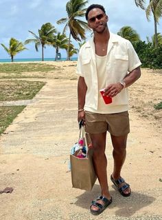 Cabo Outfits Men, Men Summer Holiday Outfit, Mexico Men Outfits, Black Guy Vacation Outfits, Miami Fits Men, Punta Cana Outfits Men, Men’s Vacation Outfit Ideas, Vacation Fits Men