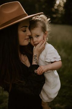 Mommy And Me Poses 2 Kids, Mother Daughter Fall Photoshoot, Cleopatra Quotes, Easy Quotes, Family Session Poses