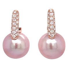 18K Rose gold drop earrings featuring two pink Freshwater pearls measuring 12-13 mm and 38 round brilliants 0.61 carats. Rose Gold Drop Earrings, Vintage Drop Earrings, Diamond Drop Earrings, Diamond Drops, Women Diamond, Earrings Drop, Rose Gold Jewelry, Pearl Diamond, Silver Drop Earrings