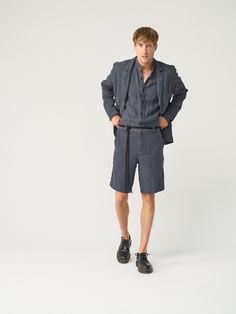 "Sophisticated shorts are a thing, and this is it. Low-key, yet elegant. Offered in heavy-weight linen. If you're interested in medium-weight option, you'll find another LIMA listing in our Men's line.  STYLE DETAILS * Regular fit * Fastening: 2 buttons (1 outside, 1 inside) * Elasticated back * 2 side and 1 back pocket * Belt loops * Just above knee-length * Made from heavy-weight linen SIZES & COLORS IN THE PICTURES * Model is wearing size M in Dark Grey Heavy linen and size M in Smoke Diago ( Chanel Style Jacket, Shirt Cuff, Shorts For Men, Pocket Belt, Color Swatch, Slim Fit Shirt, Linen Shorts, Linen Top, Low Key