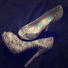 Never Worn Out Shoes Women Heels, Black Silver, Shoes Heels, Women Shoes, Heels, Silver, Women Shopping, Black, Color