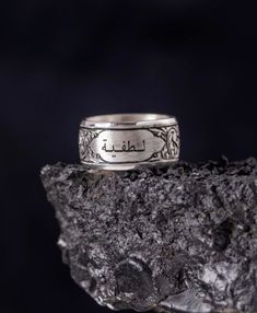 Mens Handmade Ring, 925 Sterling Silver Band Ring, Engraved Ring, Art Deco Ring, Mens Wedding Band, Wide Band Ring, Artisan Ring for Men If you are looking for a decent yet attractive wedding ring then this silver band ring is the best fit. It is made using 925 sterling silver of the finest quality and comes with elegant engravings which are done all by hand. It is a medium-width band with an antique style and beautiful finishing. The ring looks amazing due to its simplicity and is suitable to w Engraved Ring, Wide Band Ring, Artisan Rings, Fine Ring, Ring Mens, Sterling Silver Rings Bands, Ring Art Deco, Deco Ring, Wide Band Rings