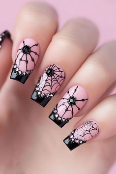 Spiderweb Nails Tutorial, Creepy Halloween Nail Designs, Scary Nails Designs, Skeleton Nails Designs, Bride Of Frankenstein Nails, Goth Fall Nails, Halloween Gel Nails Ideas, Halloween Manicure Ideas, Black Halloween Nail Designs