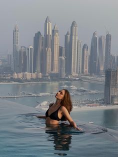 Dubai aesthetic pictures, aura skypool #dubai #auraskypool #aesthetic #beachclub Cloud 22 Dubai, Photo Ideas Dubai, Dubai Astethic, Dubai Photoshoot Ideas, Dubai Aesthetic Photography, Dubai Photo Ideas, Dubai Fits, Dubai Pics