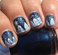 Winter Wonderland Nail Polish Tattoo, Scene Nails, Night Nails, Splatter Nails, Nail Art Noel, December Nails, Geometric Nail Art, Lovely Nails, Geometric Nail