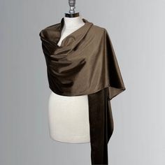 A very elegant velvet shawl for your wedding party or evening dress. Made of luxury bridal velvet.  Color: brown cinnamon gold  ( other colors are available ) Size: 180 cm x 48 cm approx. You can use it as a wrap, shawl or stola. WE have matching bags in our Etsy Shop! WE accept credit cards! Warning: Although the fabric we use is of high quality, in certain cases during high humidity of air / humid skin etc. dark navy blue and black color velvet /velour fabric may transfer color to other light Velour Shawl, Wedding Shrug, Velvet Shawl, Velvet Scarf, Velour Fabric, Wrap Shawl, Dark Brown Color, Wedding Ties, Velvet Color