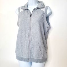 Fabletics Women's Small Vest Jacket Mesh Gray. Good Condition Collar Casual Gray Outerwear For Workout, Casual Track Jacket For Light Sports, Small Vest, Vest Jacket, Hooded Jacket, Athletic Jacket, Mesh, Collar, Grey