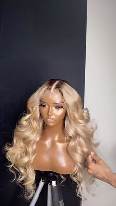 blonde lace wig 613 Wig Dark Roots, Ash Blonde Wig With Dark Roots, Blond Brown Roots, Blonde W Brown Roots, Ash Blonde Wig With Brown Roots, Blonde Hair Brown Roots Black Woman, Ashy Blonde Wig Black Women