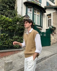 Italy Spring Outfits, College Outfits Men, Sweater Outfits Men