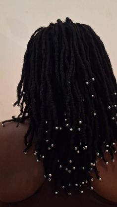 BEADED LOCS 2.0 - We baaack! What do you think? I looove them . . #beadedlocs #locjourney #girlswithlocs #shaylocs #dreadlocks #dreadlocs #explorepageready #locstylesforwomen #naturalhairstyles #teamlocs #loccommunity #naturalylocd #loclife #loclove #locs #locskenya #womenwithlocs #healthyhair #locnation #loclove #locsndreads #locsandmelanin #thelocblock #loctribeke #kenyanlocdcommunity Beaded Locs, Minimal Hairstyle, Dreadlocks Hair Care, Locs Journey, Curls For The Girls, Beautiful Dreadlocks