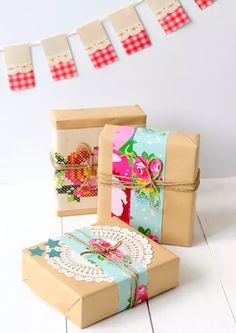 #winetastinguk #pfd 
#lockdownfun #love Gift Packaging Design, Diy Wrap, בר מצווה, Cadeau Diy, Diy Gift Wrapping