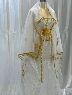 Kurdish Traditional Clothes, Kurdish Women, Kurdish Culture, Hebrew Israelite Clothing, Kurdish Dress, Hebrew Israelite, Shimmery Dress, Support Women, Traditional Clothes