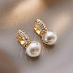 South Korea Fashion New  Light Luxury Simple Classic Pearl Drop Earrings Birthday Party Gift Woman Wholesale Earrings, Baroque Pearl Earrings, Pearl And Diamond Earrings, Retro Mode, Pattern Animal, Stylish Earring, Trendy Earrings, Pearl Earrings Dangle, Earring Type