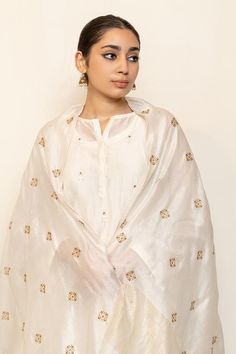 Ivory kurta in chanderi silk featuring embroidered floral butti motifs with sequin embellishments. Paired with a matching pant and dupatta., Fit: Relaxed Kurta Pant Set, Silk Kurta, Kurta With Pants, Pant Set, Color Ivory, Set For Women, Aza Fashion, Sleeve Type, Pants Set