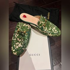 Authentic Green Lace Gucci Princetown Loafers. In Excellent Condition. Purchased At The Merrick Park Boutique In Miami. Gucci Princetown, Shoes Gucci, Green Cream, Green Lace, Gucci Shoes, Flat Shoes Women, Loafer Flats, Miami, Loafers