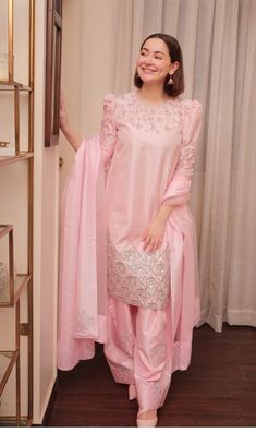 After Wedding Outfit, Embroided Suits, Outfit For Wedding, Hania Aamir, Suits For Women Indian, Simple Dress Casual, Embroidered Suit