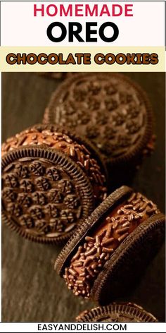 Homemade Oreo Chocolate Cookies on a surface. Chocolate Cookies Christmas, Oreo Chocolate, Global Cuisine, Cookies Christmas, Christmas Dessert, Delish Recipes, Eat Dessert First, Chocolate Fudge, Eat Dessert