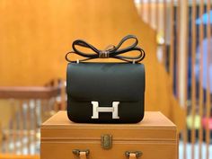 HM Constance 23 Epsom Black For Women Fendi Peekaboo, Snap Lock, Hermes Constance, Stylish Handbags, Womens Handbags, Hermes Bags, Evening Clutch Bag, Logo Stamp, Hermes Bag