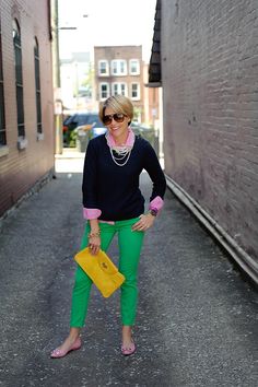 Looks Street Style, Green Pants, Fashion Over 50, Work Casual, Primavera Estate, Preppy Style