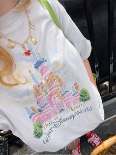 disney style, vintage fashion, disney outfit, summer, vacation Disney World Vintage, Disney Clothes Aesthetic, Disney Aesthetic Pictures, Disney Adult, Disney Clothes, Preppy Disney Outfits, Disney T Shirts, Walt Disney World Outfits