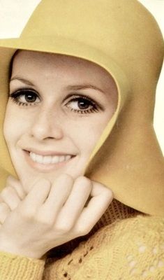 Twiggy 60's Makeup, Welcome To The 60s, 60s London, Late 60s Fashion, Nlp Techniques, Swinging London