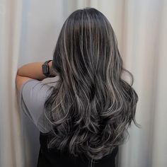 Grey White Highlights On Dark Hair, Grey Babylights On Dark Hair, Hair Lights, Highlight Hair, Hair Dye Tips, Ash Hair Color, Hair Color Streaks