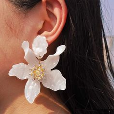 Brand New High Quality Color: White Flower 2.75inch Zara Elegant Flower Earrings For Beach, White Flower-shaped Earrings For Party, White Flower Earrings With Flower Decoration For Summer, White Flower Drop Earrings For Parties, White Drop Flower Earrings For Party, White Flower Earrings With Summer Decoration, White Flower-shaped Party Earrings, Feminine Flower Earrings For Summer, Chic White Flower Earrings For Wedding