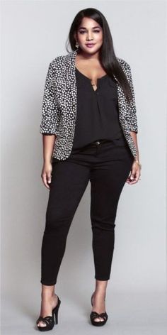 Styling Secrets You Absolutely Need to Know from this Online Stylist Fall Business Attire, Plus-koon Muoti, Who You, Business Attire Women, Plus Size Work, Plus Size Blazer, Look Plus Size, Plus Size Cardigans, Summer Work Outfits