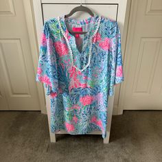 Nwot Lilly Pulitzer Delancey Dress In Multi Sink Or Swim. Sz. Xs. Msrp: $178 Beautiful Appliqu Around The Neck Pull-On Style Elbow Length Flutter Sleeve Fully Lined 100% Polyester Machine Wash Cold, Tumble Dry Low Blue Split Neck Spring Dress, Spring Pink Split Neck Dress, French Terry Dress, Sink Or Swim, Battenburg Lace, Horse Dress, Pink Head, Oasis Dress, Womens Floral Dress