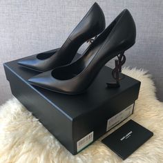 Saint Laurent Opyum Ysl Pointy Toe Black Leather Bronze Gold Heel Pump New Never Worn! Come With Box , Dust Bag , Authenticity Card Size : 38.5 Run Half Size Small Luxury Almond Toe Court Shoes For Night Out, Luxury Court Shoes With Sculpted Heel For Night Out, Designer Party Court Shoes With Branded Heel, Designer Leather Court Shoes For Party, Luxury Leather Court Shoes For Night Out, Luxury Round Toe Court Shoes For Night Out, Designer High Heel Court Shoes With Branded Insole, Designer Court Shoes With Sculpted Heel, Tom Ford Heels