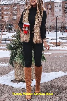 Outfits Mit Leggings, Fur Vest Outfits, Outfits Sleeveless, Pretty Winter Outfits, Trendy Winter Fashion, Faux Christmas, Outfit 2020, Outfits Dressy, Legging Outfits