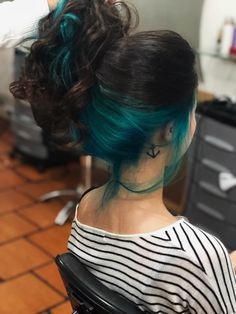 Black Hair With Turquoise Underneath, Black Hair With Teal Underneath, Black And Teal Hair Peekaboo, Turquoise Underneath Hair, Black And Aqua Hair, Teal Underneath Hair, Black And Turquoise Hair, Blue Hair Underneath, Turquoise Hair Dye