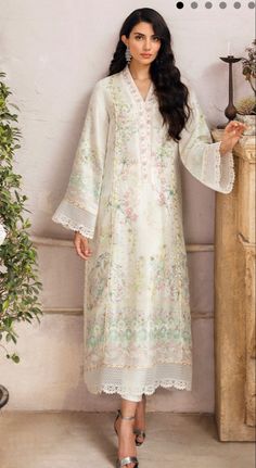 Ootd Indian, Eid Fits, Long Kurti Patterns, New Stylish Dress, Eid Clothes, Pret Wear, Ivory Suit, Pakistani Party Wear, Celebrity Fashion Looks