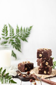 Kladdkaka Swedish Mud Cake Brownie - Photo by © Reka Csulak Three Pod Studio Brownies Photography, Fruit Parfaits, Food Photography Cake, Brownie Packaging, Food Photography Dessert, Food Photography Composition, Cake Brownie, Baking Photography, Food Flatlay