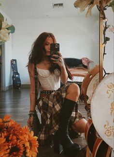 Hipster Autumn Outfits, Alternative Outfits Concert, Dark Boho Fashion Grunge, Glam Alternative Fashion, 2024 Edgy Outfits, Dark Boho Aesthetic Outfit, Y'all Ternative Outfits, Elevated Punk Style, Alternative Fashion Indie Grunge