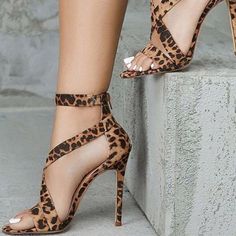 Dressy Shoes For Women Heels, Leopard Print Heels Outfit, Dressy Shoes For Women, Shoes For Women Heels, Leopard Print High Heels, Hak Tinggi, Ankle Strap Chunky Heels, Shoes Heels Classy, Dressy Shoes