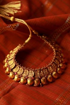 Jewellery Template Design, Tanisq Jewellers, Old Gold Jewelry Indian, Tanishq Jewellery Gold Necklaces Antique, Traditional Jewelry Antique, Swarna Jewellers, Traditional Gold Jewellery, Antique Necklace Gold