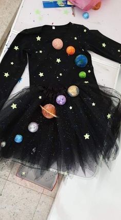 Space Themed Outfits, Space Costumes, Dress Up Day, Up Costumes, Space Party, Easy Halloween Costumes, Baby Diy, Family Halloween