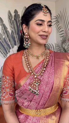 Indian Kundan Jewellery, Vaddanam Designs, Gold Earrings Indian, Aari Blouse, Bridal Attire, Kundan Jewelry, Indian Brides, Elegant Blouse Designs