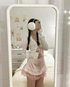 Croquette Aesthetic Outfits Winter, Doll Core Aesthetic Outfit, Pink Christmas Outfits, Hyperfeminine Outfit, Pink Winter Outfits, Coquette Outfits, Estilo Ivy, Haine Diy