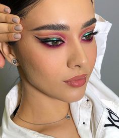 Bold Eye Makeup, Natural Beauty Makeup, Glamorous Makeup, Edgy Makeup, Makeup Quotes, Kiss Makeup