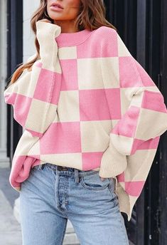 Perfect winter sweater, that is fun and bright! Dirndl Outfit, Oversized Pullover Sweaters, Pull Rose, Bandeau Tops, Pull Oversize, Oversized Sweaters, Set Outfits, Long Sleeve Jumper, High Neck Sweater