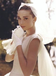 Fifties Wedding Dress, Audrey Hepburn Wedding, Audrey Hepburn Dress, Dressed In White, Jean Shrimpton, Celebrity Bride, Custom Stationary