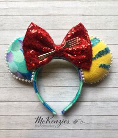 a close up of a minnie mouse ears headband