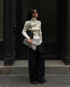 6 Black Wide-Leg Trouser Outfits I'll Wear Nonstop This Autumn | Who What Wear UK Black Wide Leg Trousers Outfit, Black Trouser Outfit, Wide Leg Trousers Outfit, Minimalism Clothes, 90s Minimalism, Getting Bored, Classy Winter Outfits, Trouser Outfit, Chic Jeans