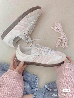 Samba White, Adidas Samba White, Pretty Shoes Sneakers, Pink Sneakers, Birthday Wishlist, Cutest Thing Ever, Outfit Inspo Fall, Pretty Shoes, Retail Therapy