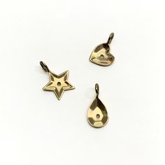 Sequin Drop Charm – Olivve Funky Jewelry, Jewelry Lookbook, Small Rings, Gold Sequin, Jewelry Inspo, Star Charms, Piercing Jewelry, Vintage Charms, Heart Charm