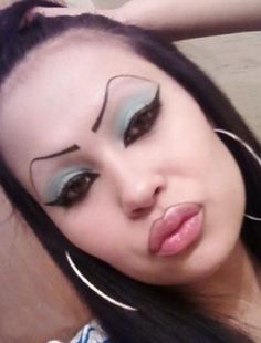 Worst Eyebrows Ever! Funny Eyebrows, Bad Eyebrows Fashion fails, bad makeup, terrible makeup, bad plastic surgery, funny pictures, stupid eyebrows, ghetto eyebrows, ghetto humor, WTF,  horrible, bad tattoos, worst tattoos, awkward family photos, bad family photos, ellen, funny hairstyles, bad hair, worst hairstyles, unubrow Funny Eyebrows, Rosa Make-up, Y2k Makeup, Basic Makeup